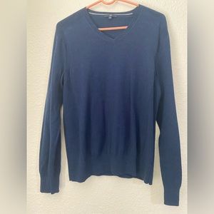 GAP V-Neck Sweater